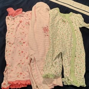 Three Carter's jammies size 9 mo